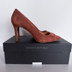 Banana Republic Madison Pumps Size 9 NWT